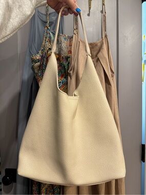HIGH QUALITY vegan leather shoulder bag